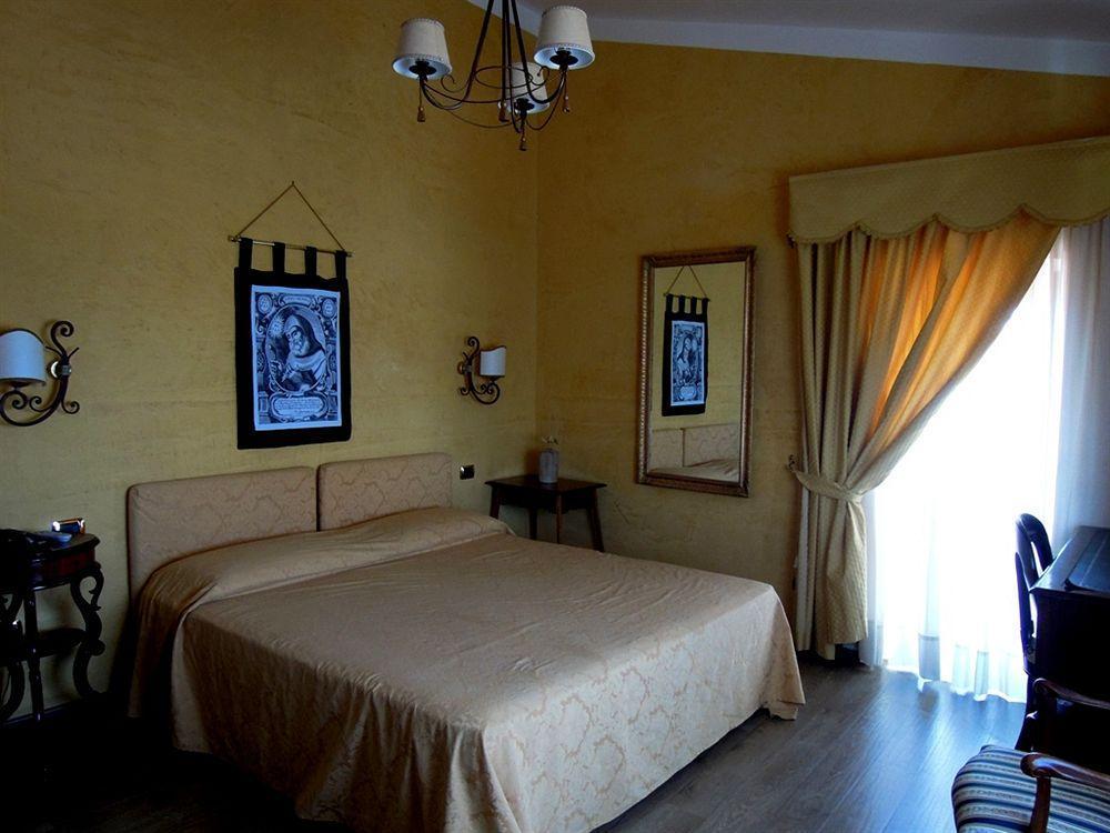 Hotel Sant'Agostino باولا المظهر الخارجي الصورة