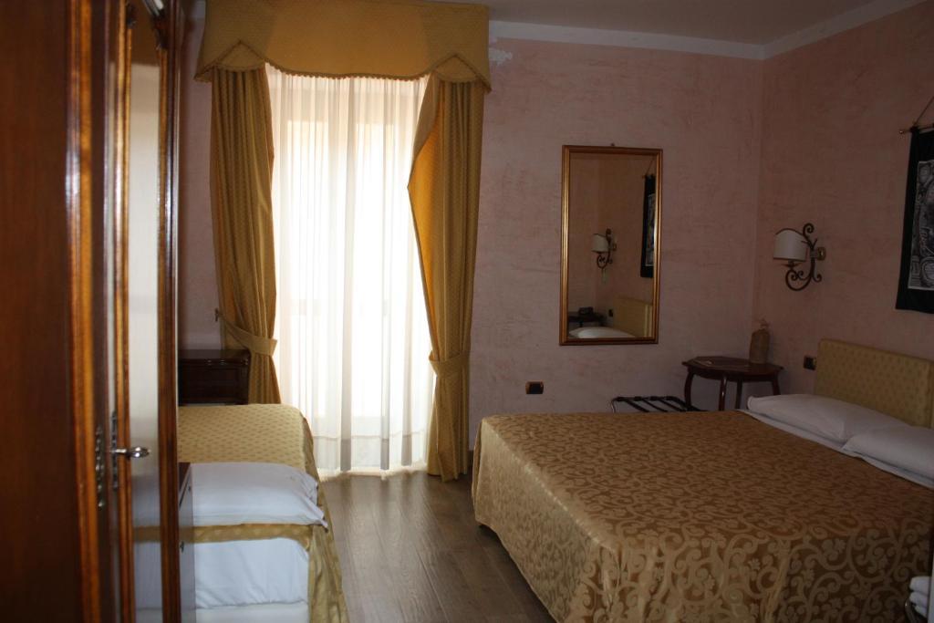 Hotel Sant'Agostino باولا المظهر الخارجي الصورة