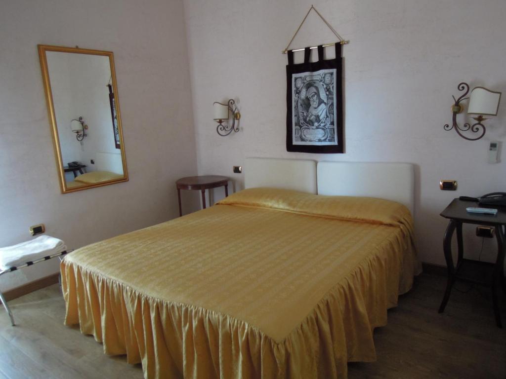 Hotel Sant'Agostino باولا الغرفة الصورة
