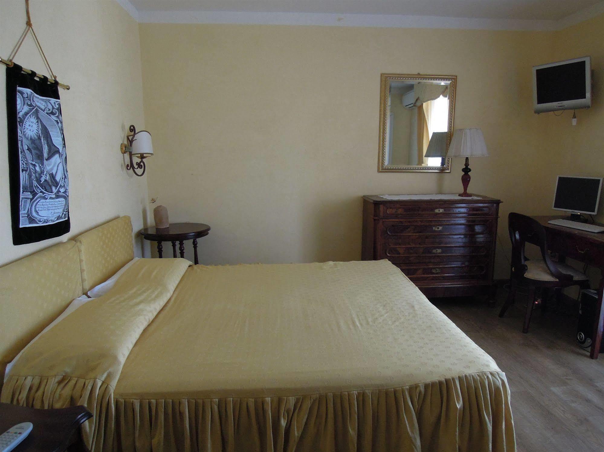 Hotel Sant'Agostino باولا المظهر الخارجي الصورة
