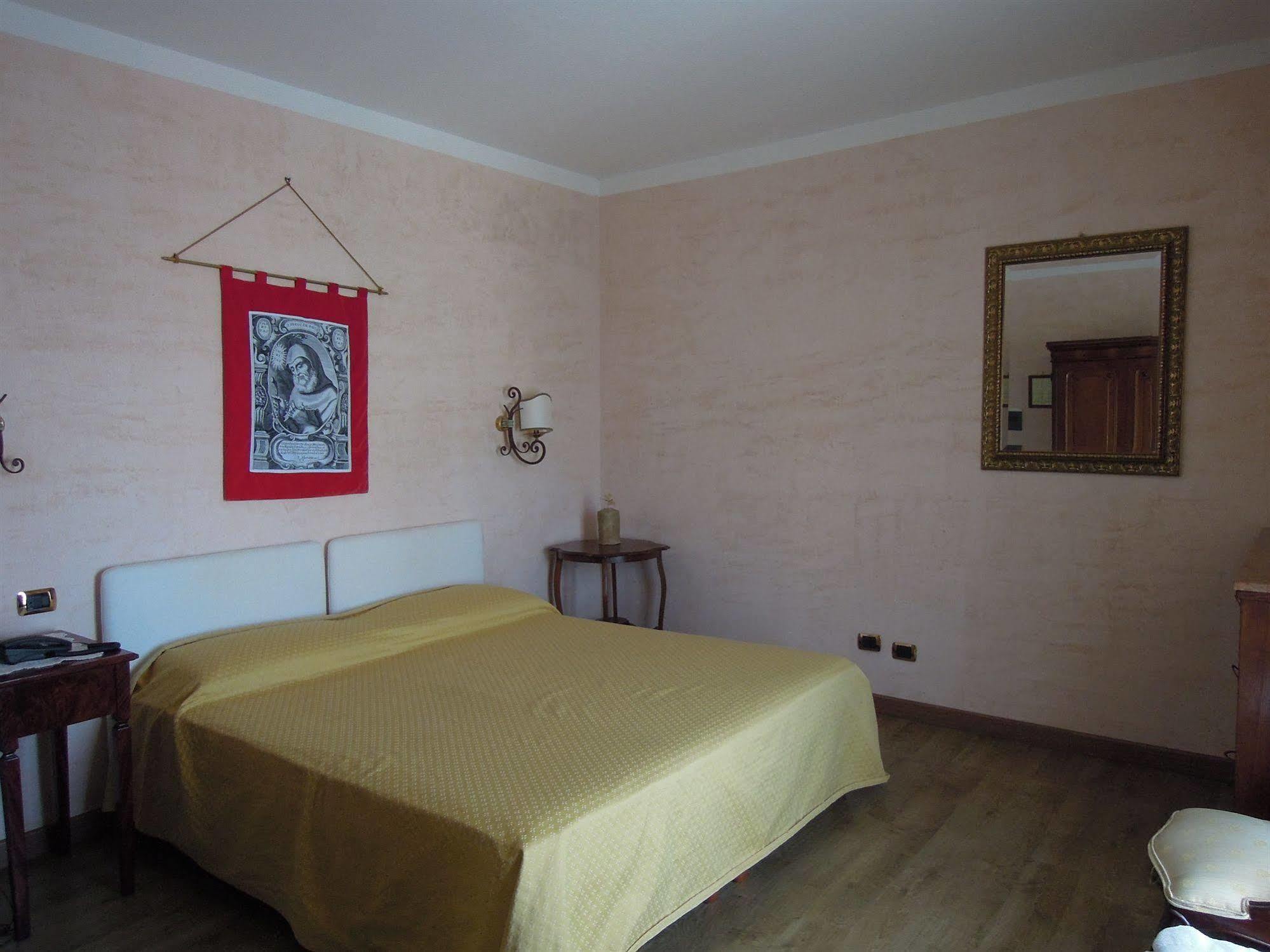 Hotel Sant'Agostino باولا المظهر الخارجي الصورة