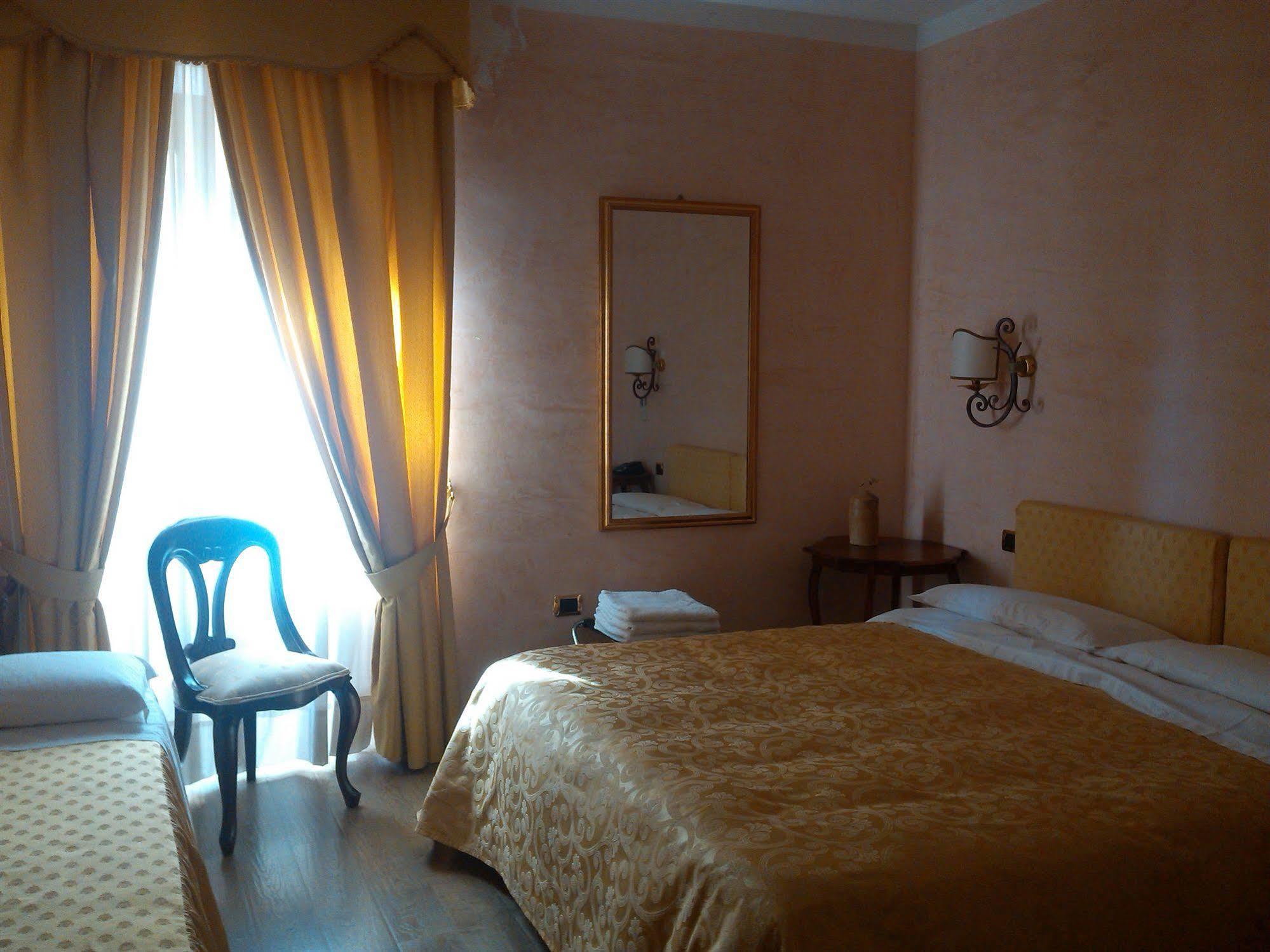 Hotel Sant'Agostino باولا المظهر الخارجي الصورة